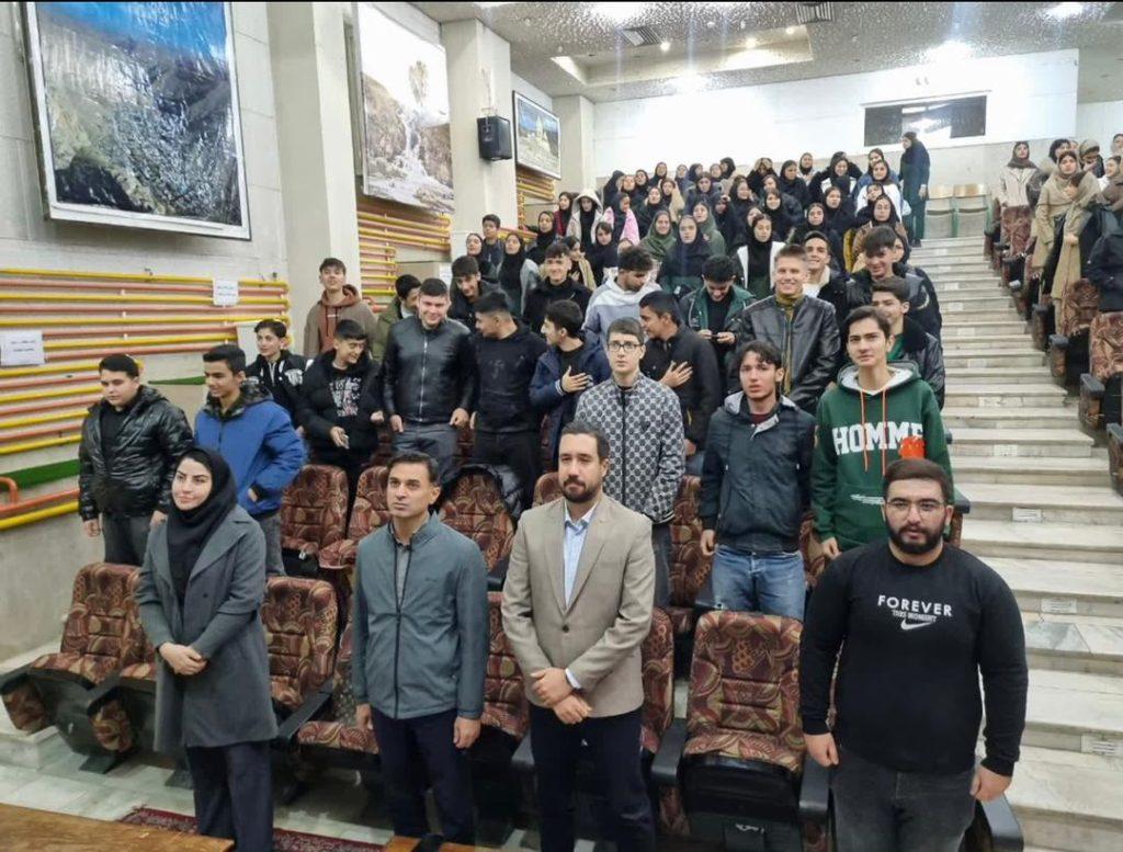 دانش آموزان ماکویی با هوش مصنوعی آشنا شدند