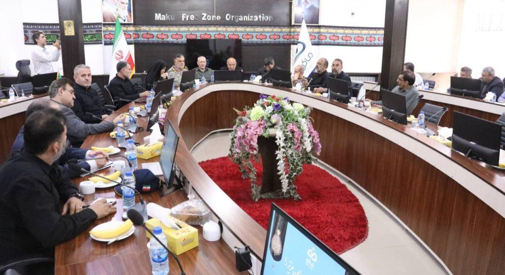 سرلشگر رحیم‌صفوی در ماکو بر توسعه ظرفیت‌های مرزی تأکید کرد/ گروسی: موانع توسعه منطقه آزاد ماکو با حمایت ملی برطرف می‌شود